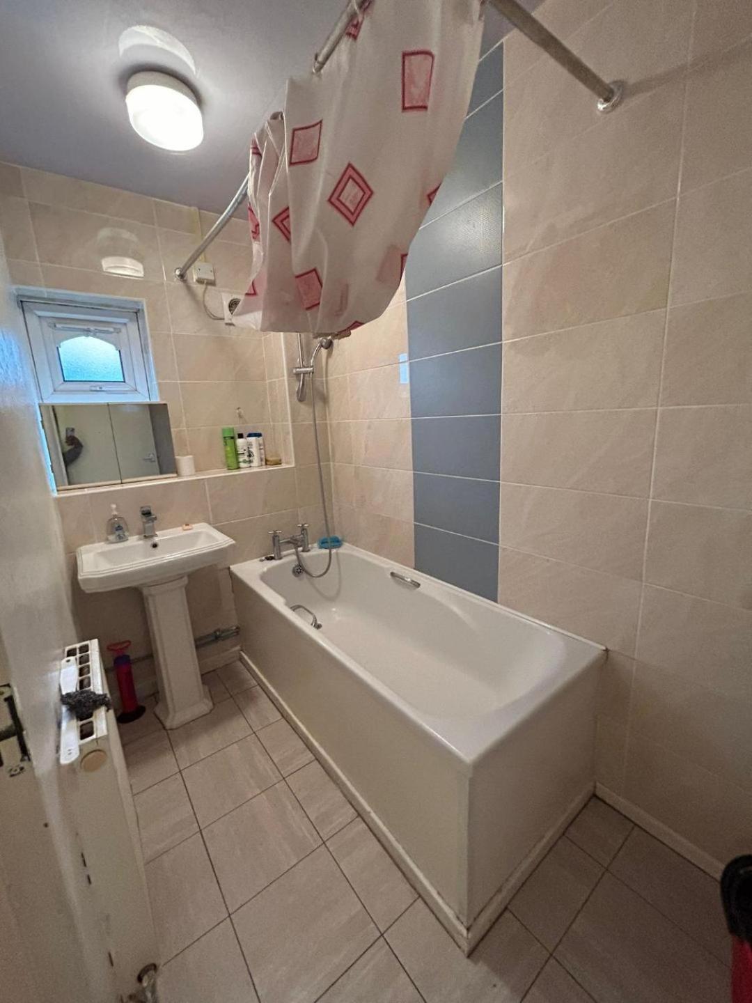 Entire Appartment Near Birmingham City Ngoại thất bức ảnh